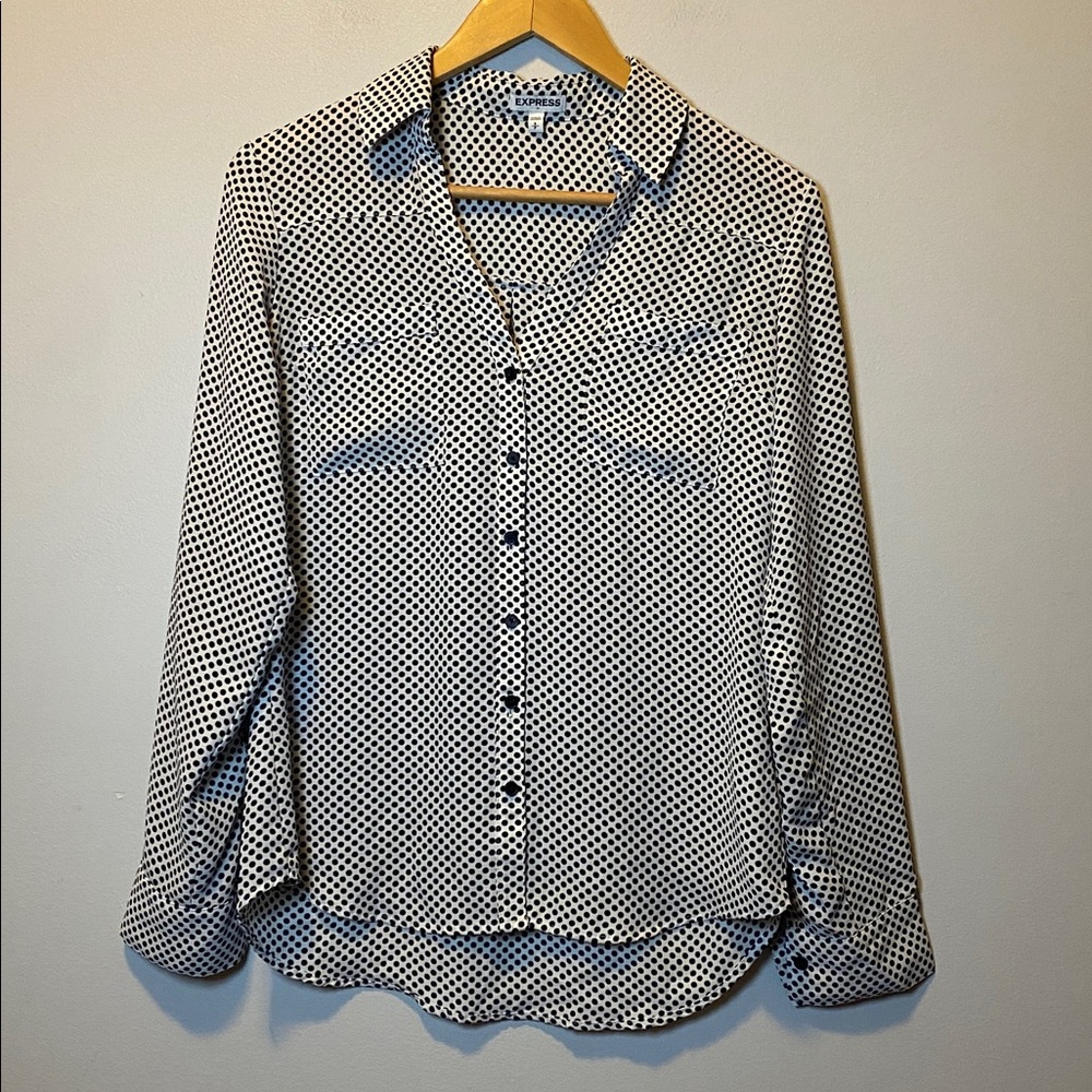 Express Boyfriend Button Up Shirt Women’s Small White Black Polka Dot Roll Tab - Picture 3 of 13
